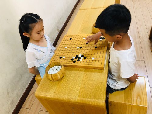 孩子多久学围棋最好呢女孩，孩子学多久围棋可以进行对局